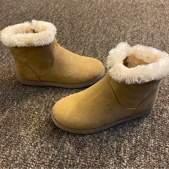 Cat And Jack Boots Size 4 Girls  Zips On Each Side - Picture 9 of 10